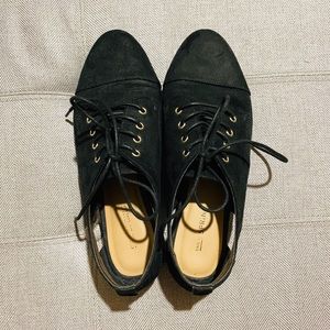 Call it Spring oxfords with cutouts